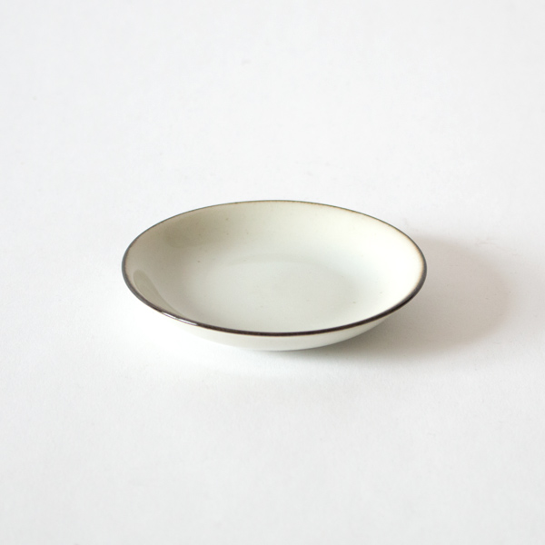 Edged White（フチサビ）