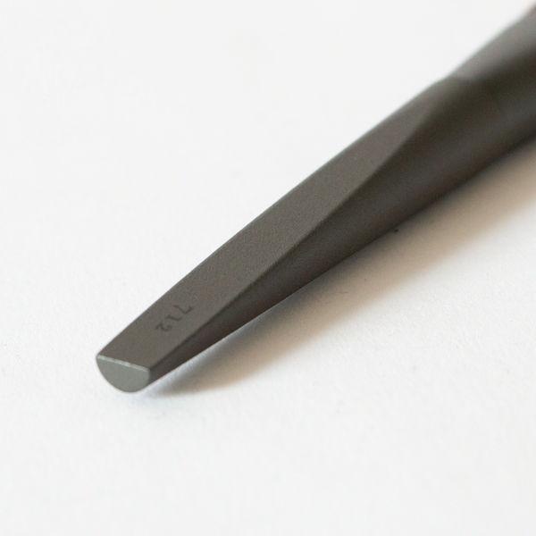 握りやすい形状)(マルチファンデーションブラッシュ)