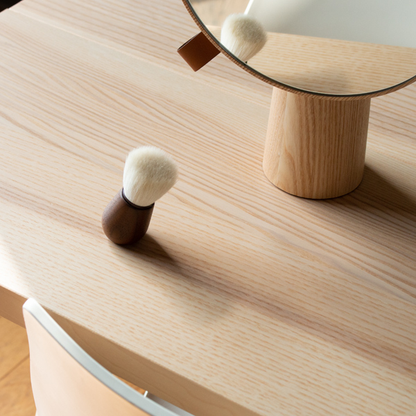 立てて保管できます