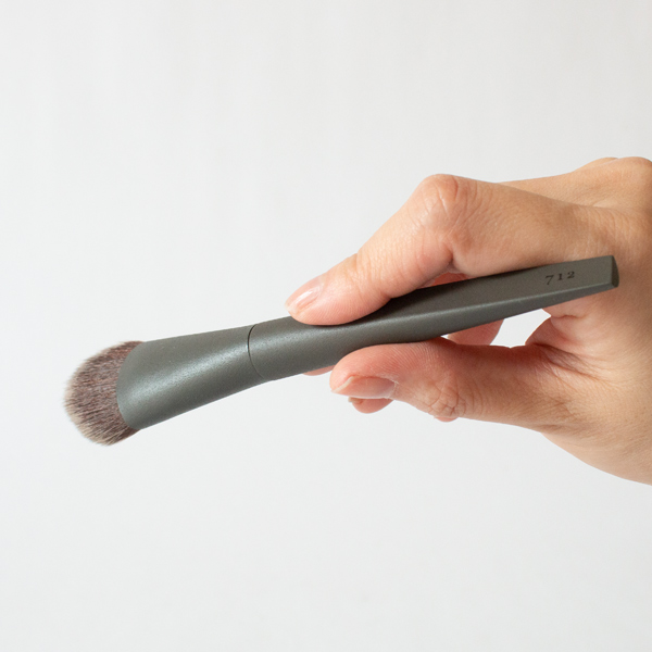 グリップしやすい持ち手