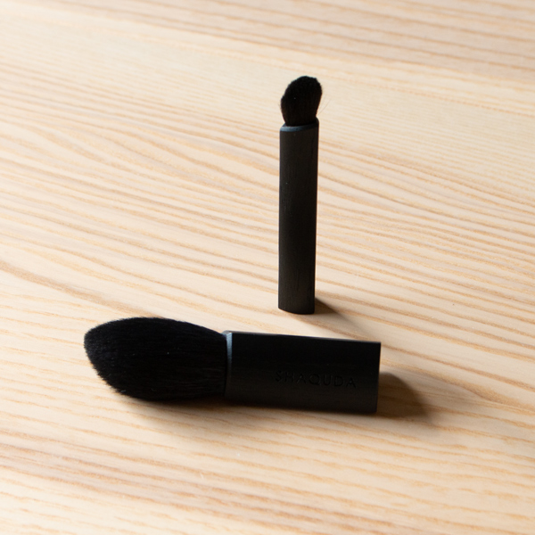 ポーチに入るので、持ち運びに重宝します