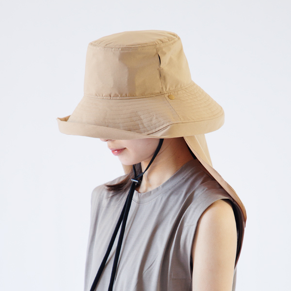 ロングのツバで日差しをしっかり日差しを遮ります