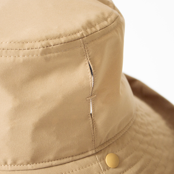 各所に空気孔を配置して通気よくしています