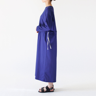 紐を絞らない状態(身長160cm・ROYAL BLUE) 紐を絞らない状態(身長160cm・ROYAL BLUE)