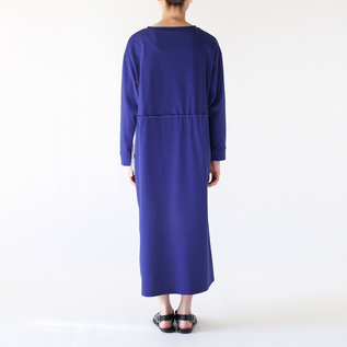 紐を絞らない状態(身長160cm・ROYAL BLUE) 紐を絞らない状態(身長160cm・ROYAL BLUE)
