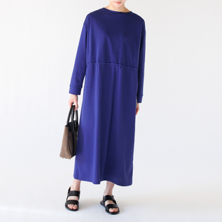 紐を絞らない状態(身長160cm・ROYAL BLUE) 紐を絞らない状態(身長160cm・ROYAL BLUE)