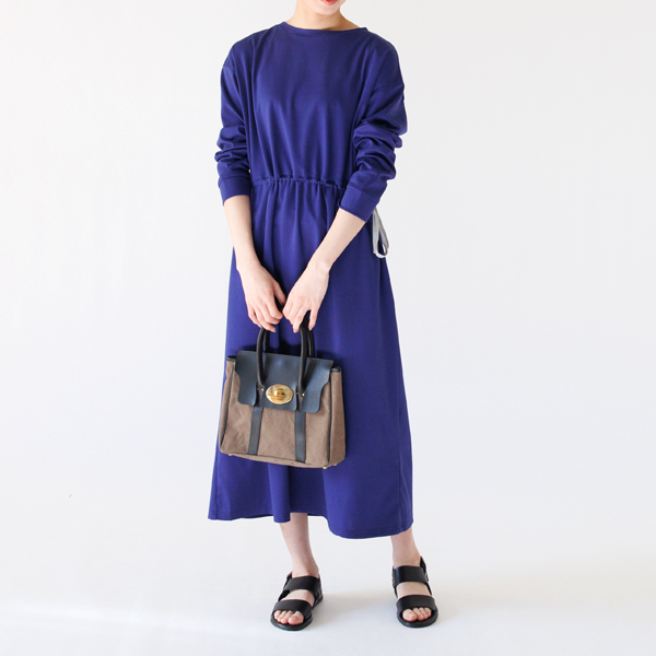 紐を絞った状態(身長160cm・ROYAL BLUE) 紐を絞った状態(身長160cm・ROYAL BLUE)