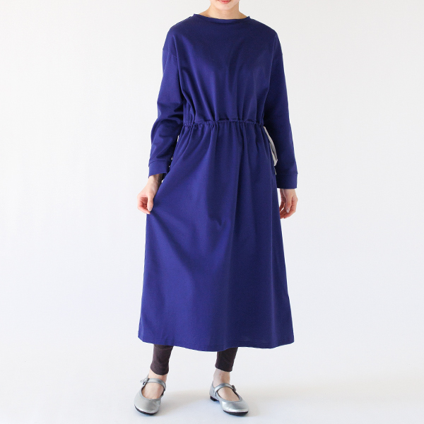 紐を絞った状態(身長160cm・ROYAL BLUE) 紐を絞った状態(身長160cm・ROYAL BLUE)