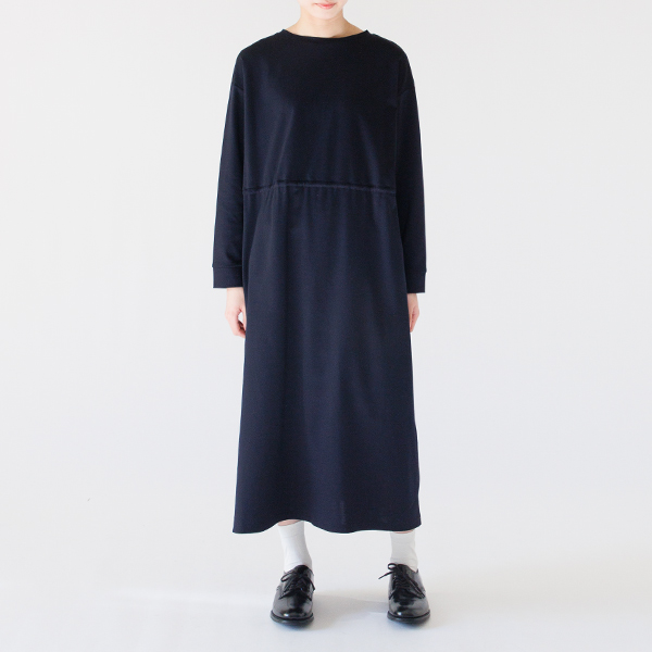 紐を絞らない状態(身長160cm・NAVY) 紐を絞らない状態(身長160cm・NAVY)