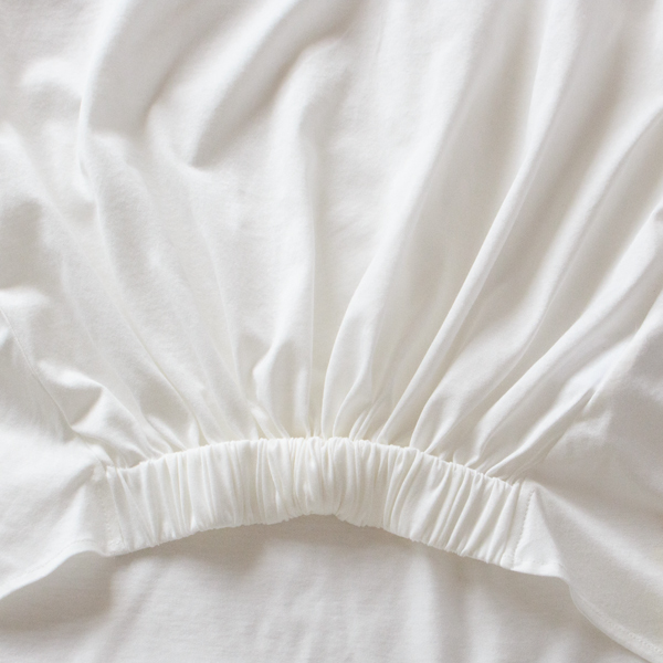 フロント裾の平ゴムが作り出すギャザー(WHITE)