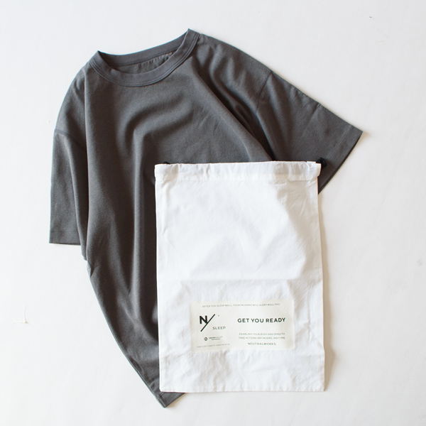 ゆったりとしたボックスシルエットで、締め付け感なくリラックス ゆったりとしたボックスシルエットで、締め付け感なくリラックス