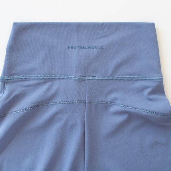 スタイル良くみせてくれます(NB) スタイル良くみせてくれます(NB)