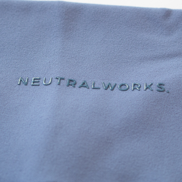 ブランドロゴのアクセント(NB) ブランドロゴのアクセント(NB)