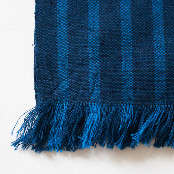 美しい青のストライプ