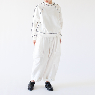 裾のアジャストで絞った着方(身長160cm・WHITE) 裾のアジャストで絞った着方(身長160cm・WHITE)