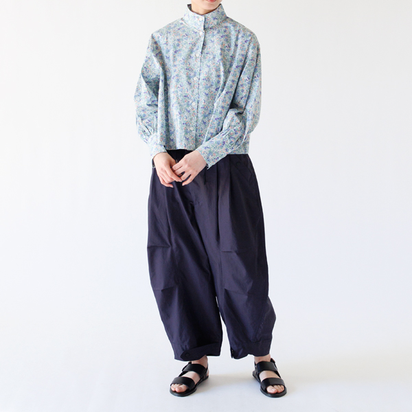 裾のアジャストで絞った着方(身長160cm・NAVY) 裾のアジャストで絞った着方(身長160cm・NAVY)