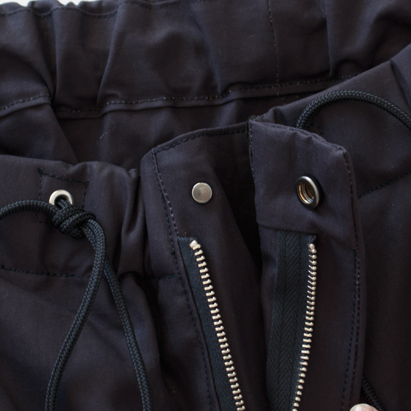 ウエストはゴム+紐でサイズ調整可能(NAVY) ウエストはゴム+紐でサイズ調整可能(NAVY)