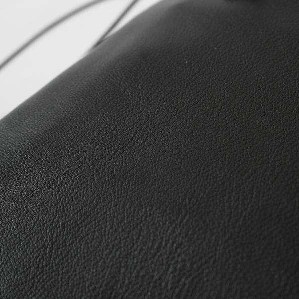 ソフトな質感にこだわったRENオリジナルのゴートスキン、STILL