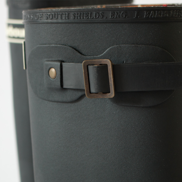 デザインのワンポイントになるサイドベルト(black)