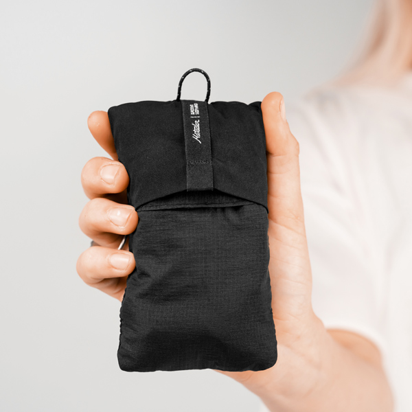 片手に収まるサイズ感