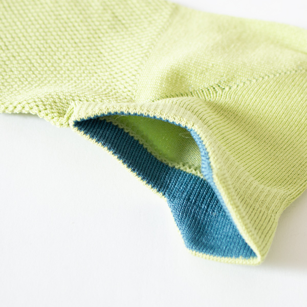 履き口部分は色が切り替わっています。(マスカット)