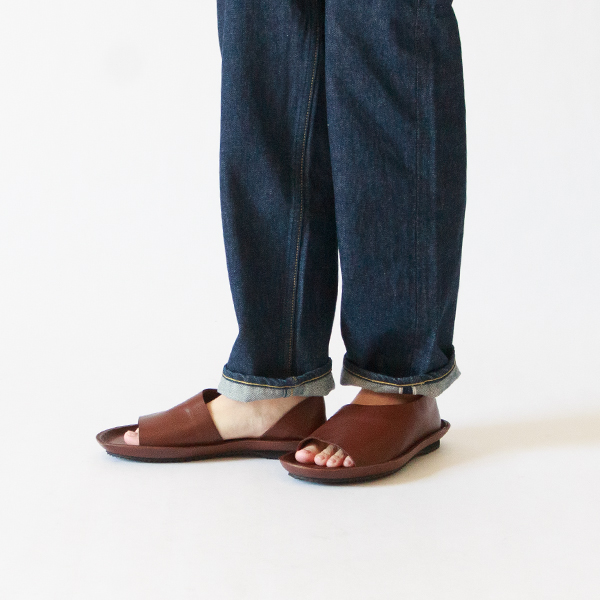 オープントゥシューズ BROWN