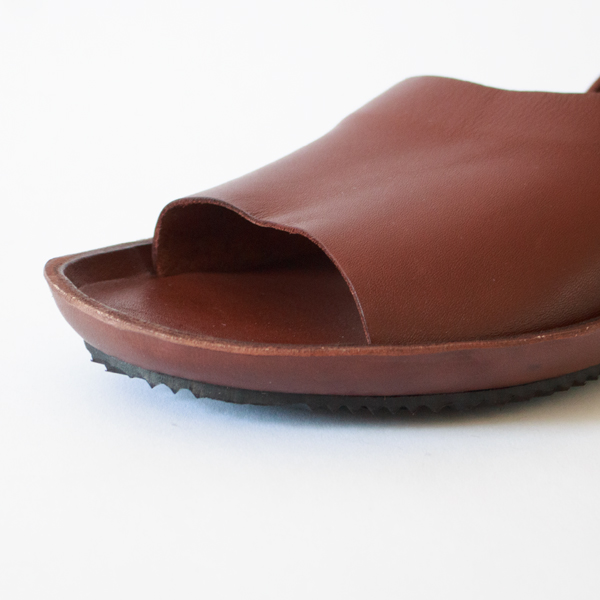 オープントゥシューズ BROWN