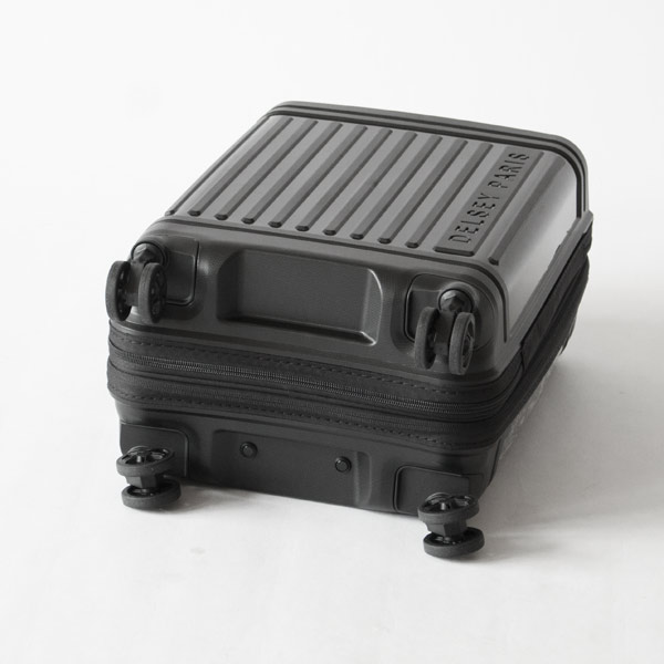 静かで頑丈な4つの車輪が装備