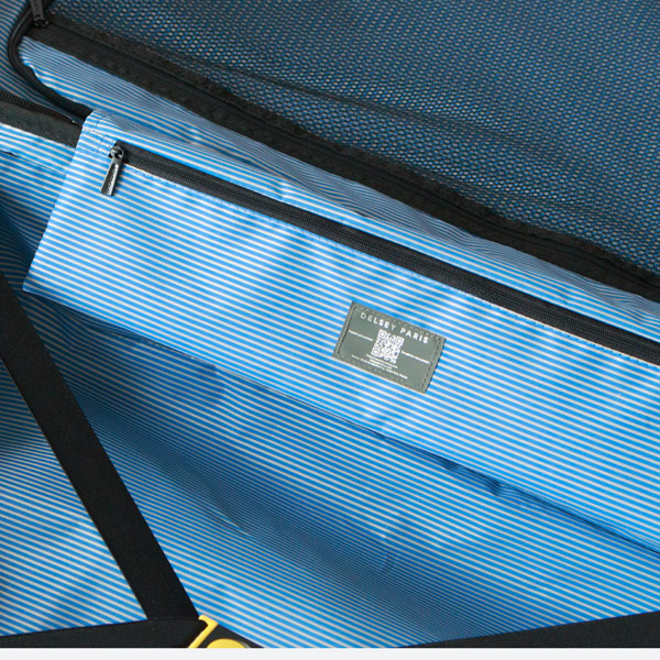 ファスナーポケットが内側にあります