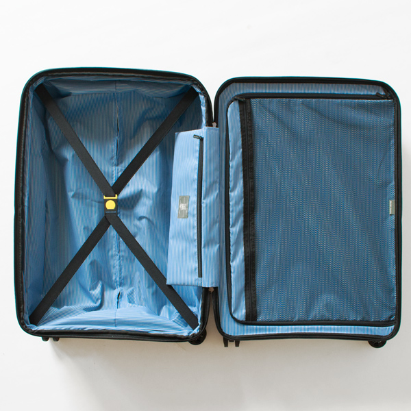 ストライプの内生地が気分を上げてくれます