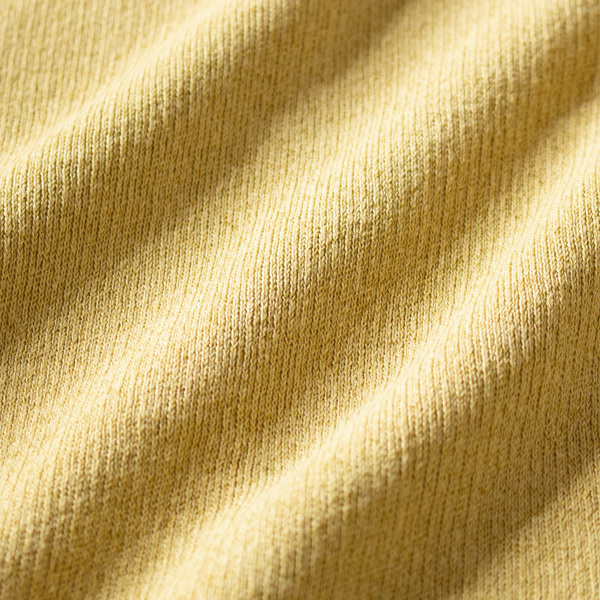 表面はさらりとしたドライな手触り(イエロー)