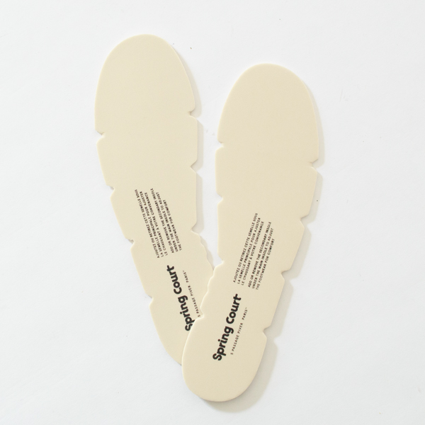 インソールが1足分付属しています