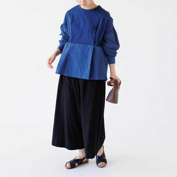 BLUE、身長163cm BLUE、身長163cm