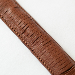 細かく切れ込みが入っています(Brown)
