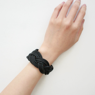 三つ編みアレンジ(Black)