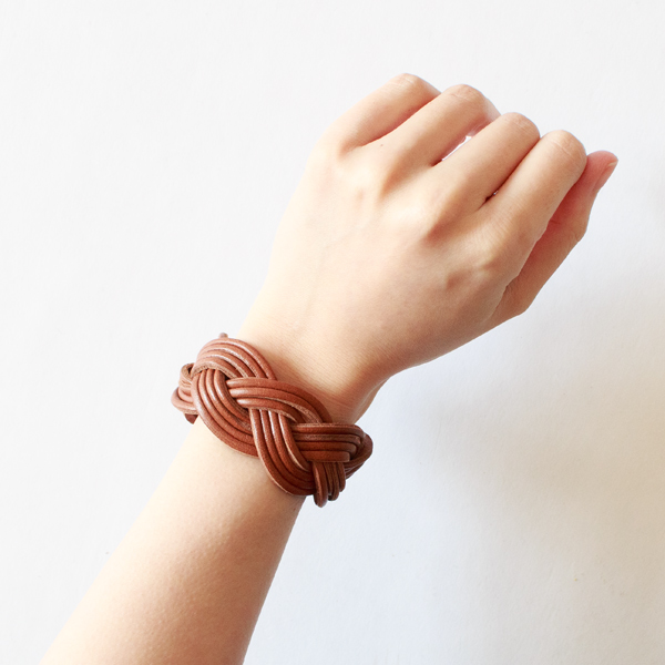 三つ編みアレンジ(Brown) 三つ編みアレンジ(Brown)