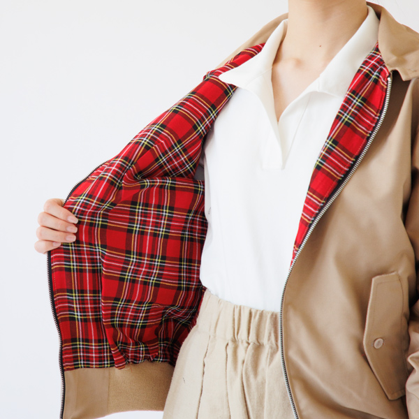 裏地はロイヤルスチュワートのチェック柄 裏地はロイヤルスチュワートのチェック柄