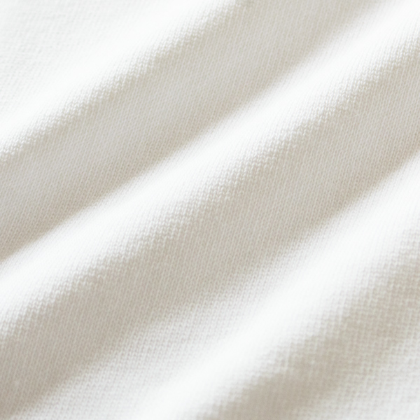 肌触りの良さと耐久性に優れる生地（身長：163cm）