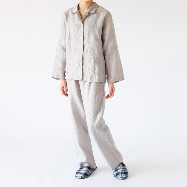 開襟にしたバージョン(身長163cm・GREY) 開襟にしたバージョン(身長163cm・GREY)