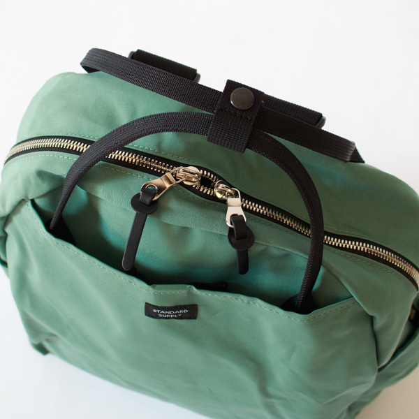 トップにはハンドルが付いてきます。