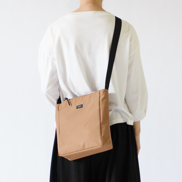 斜めがけとして(MOCHA)