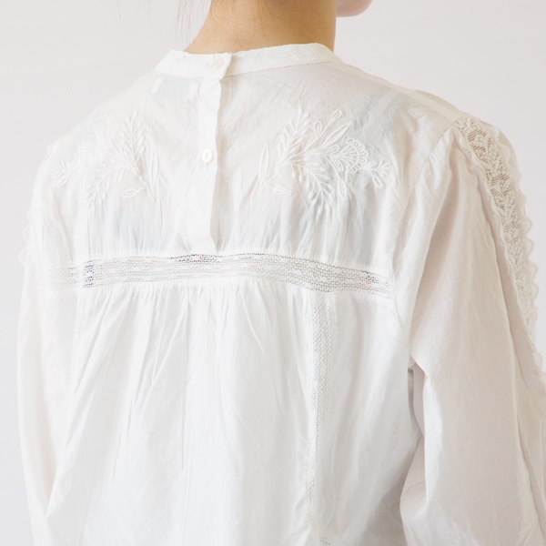 部分的にレースの透け感が感じられます(261-2042-WHITE) 部分的にレースの透け感が感じられます(261-2042-WHITE)