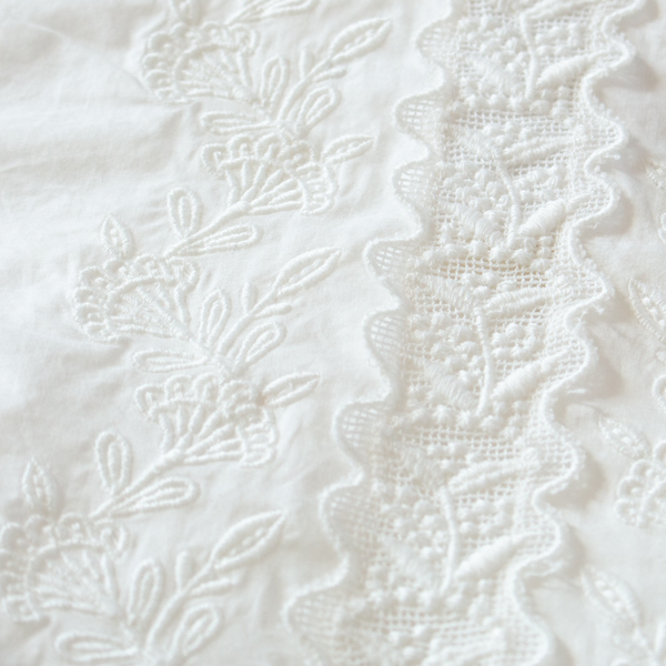 繊細で上品なレース(261-2042-WHITE) 繊細で上品なレース(261-2042-WHITE)