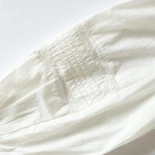 部分的にレースの透け感があります(232-2302-WHITE) 部分的にレースの透け感があります(232-2302-WHITE)