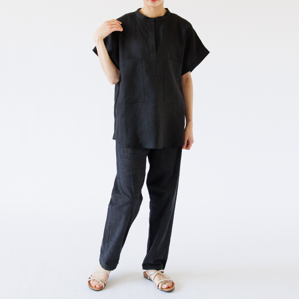 細身、ワイドどちらのパンツとも相性がいいゆったりしたシルエット 細身、ワイドどちらのパンツとも相性がいいゆったりしたシルエット