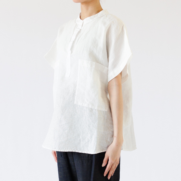 大きな胸ポケット二つ 大きな胸ポケット二つ