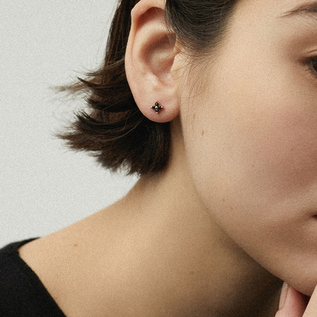 Baqless ピアス　Amity Onyx オニキス キャッチレスピアス AMITY（ONYX）／Baqless（バックレス）｜愛着を