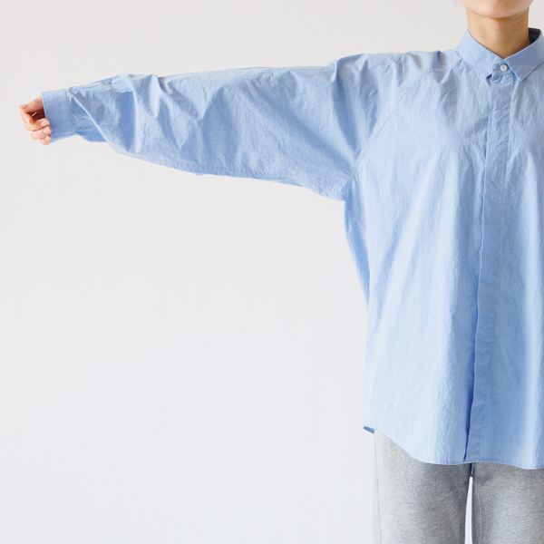 肩周りは窮屈感がないのが良いので着用していて疲れません