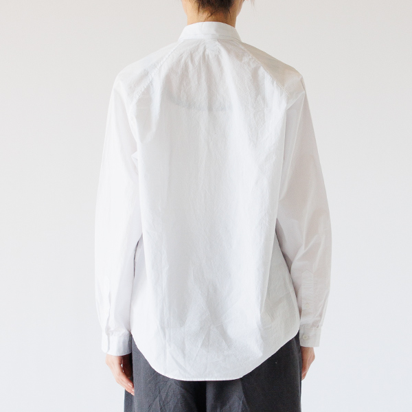 少し透け感がありますのでインナー着用がおすすめ