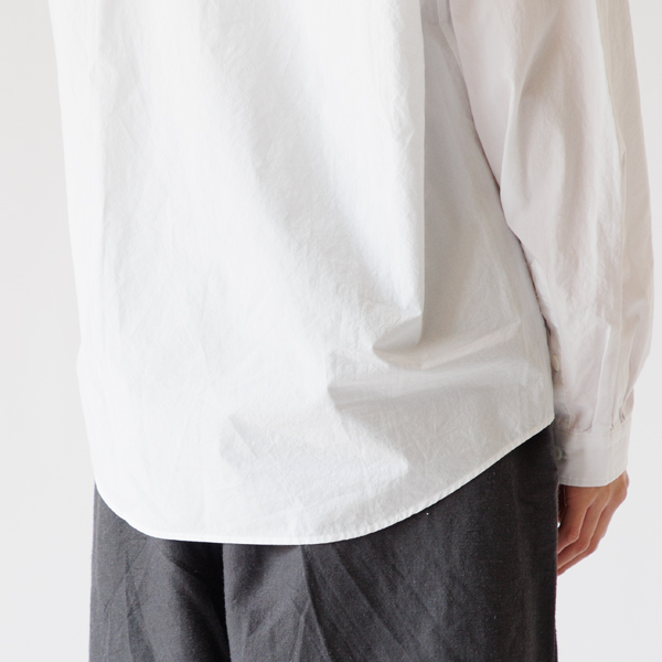 裾の仕立てはカーブ裾